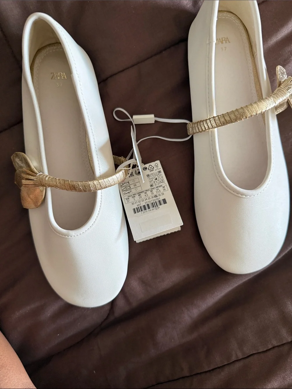 Zara Girls' Ivory Mary Jane Shoes with Gold Bow Strap *NWT*